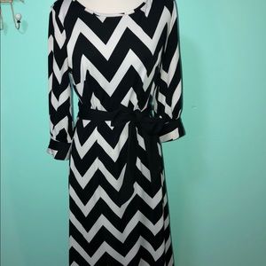 Long Dainty jewell’s black and white dress